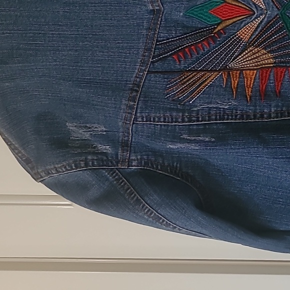 Unique Aztec print embroidered jean jacket - Picture 5 of 10